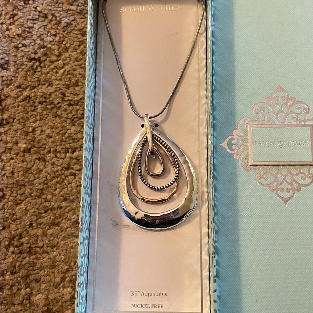 Scroll & Vine Layered Teardrop Necklace new - Picture 2 of 4